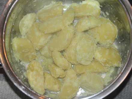 Cartofi fierti, scuturati in oala (par zaharisiti)