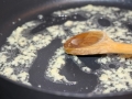 Prajim pasta de ghimbir si usturoi