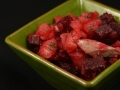 Salata de cartofi, sfecla rosie si ton