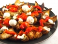 Salata de cartofi si ardei copti cu branza marinata