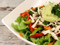 Salata de pui cu dressing de avocado