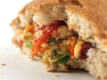 Sandwich cu naut si ardei copti