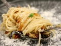 Spaghete cu sos de ceapa si ansoa