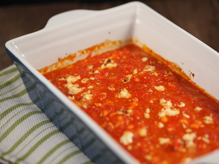 Creveti in sos de rosii si feta