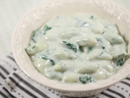 Gnocchi cu spanac in sos gorgonzola