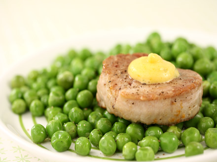 Medalioane de porc cu sos Bearnaise