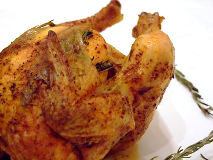 Pui pe sticla (doza de bere) cu ierburi aromate