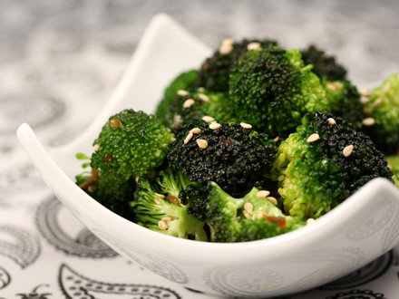 Salata de broccoli marinat