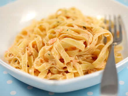 Tagliatelle cu somon afumat