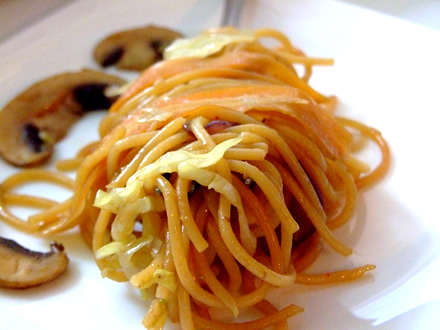 Taitei cu legume in stil chinezesc