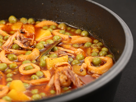 Tocanita de calamari cu legume
