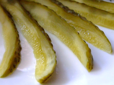 Castraveti covasiti (murati la soare)