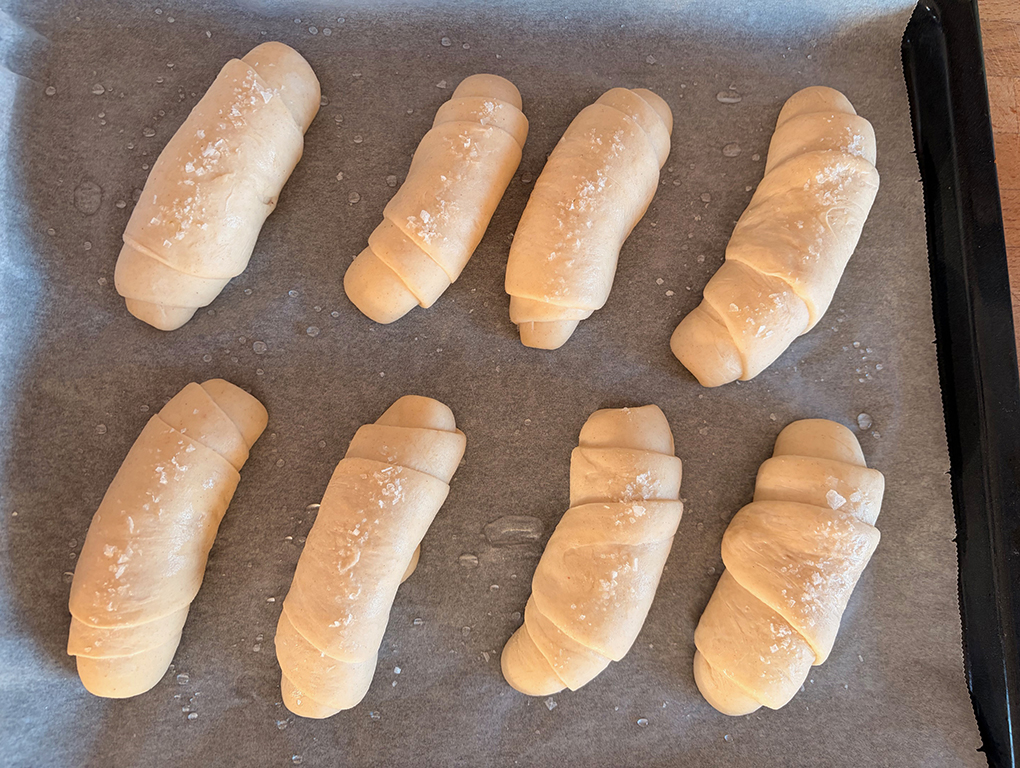 Batoanele rulate cu untul in interior