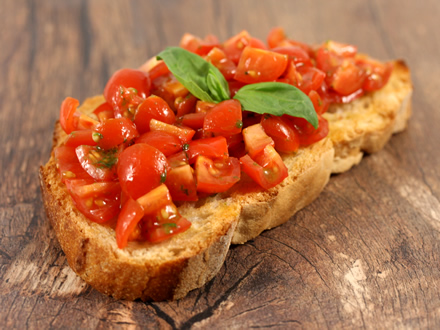 Bruschetta Cu Rosii