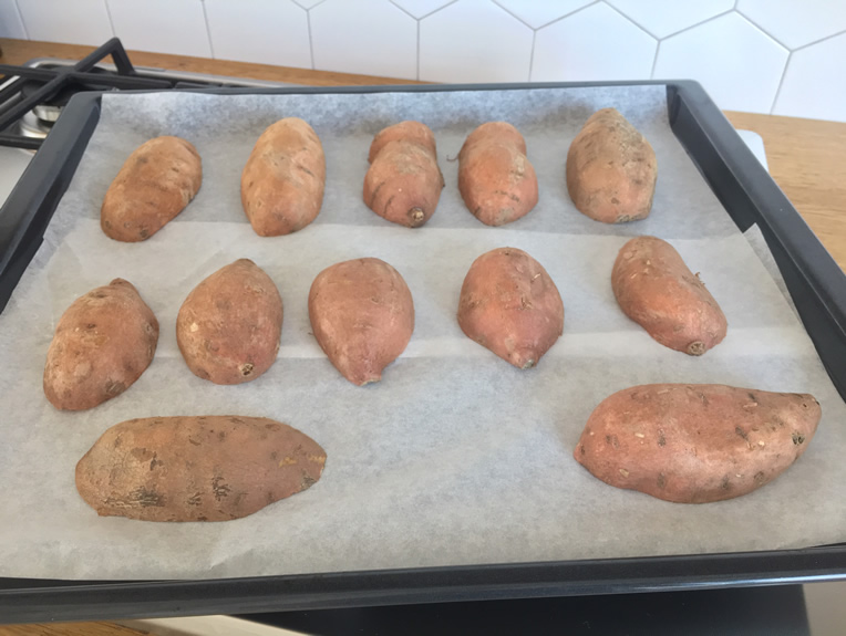 Cartofii intra in cuptor