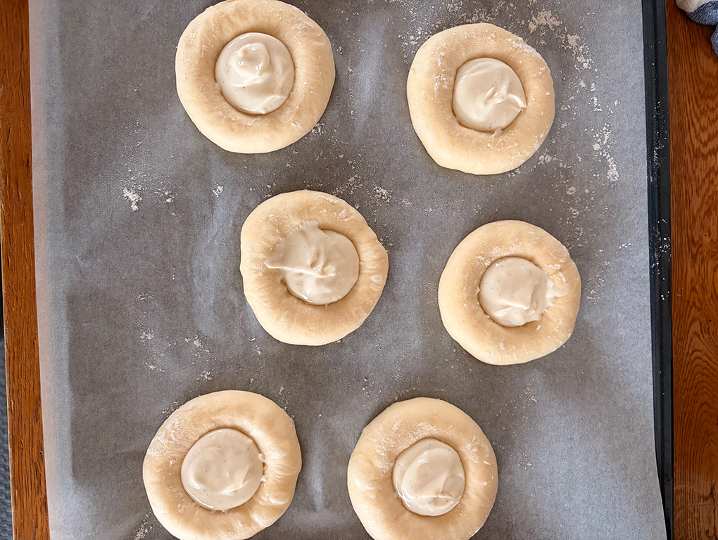 Chiflele umplute cu crema de branza