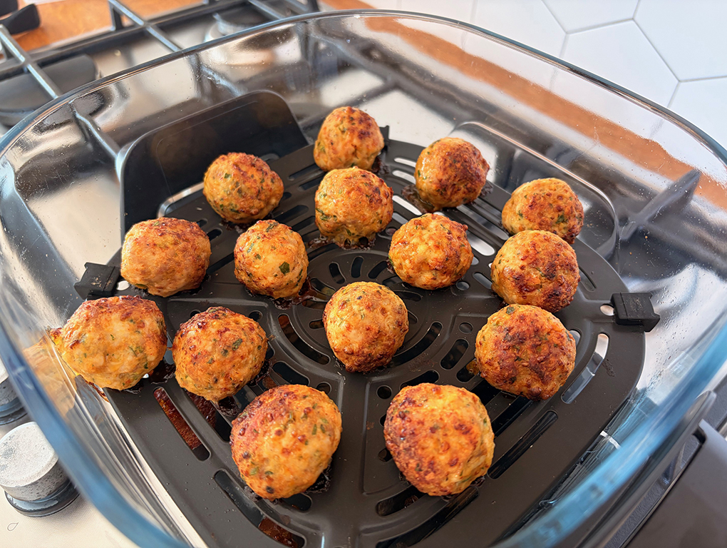 Chiftelele dupa 12 minute in Air Fryer