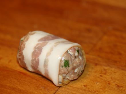 Chifteluta rulata in bacon