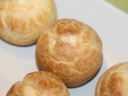 Choux umplute cu crema de sampanie