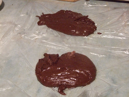 Impartim ciocolata in 4 pe foliile de plastic