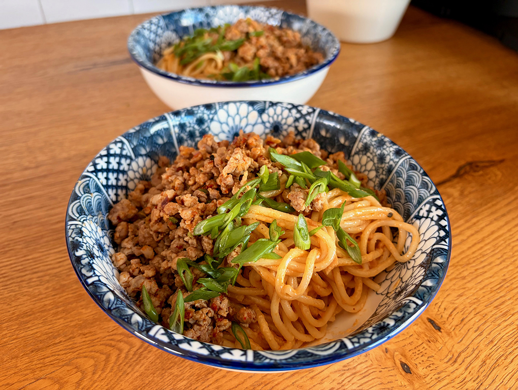 Dan Dan Noodles - taietei chinezesti cremosi cu carne de porc