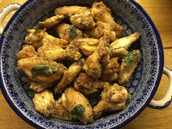 Alitas de pollo con parmesano y pimienta negra