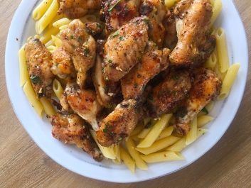 Alitas de pollo con ajo