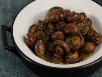 Champi&ntilde;ones al horno con ajo