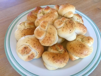 Panecillos en forma de nudo