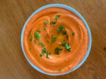 Feta-Creme mit ger&ouml;steter Paprika