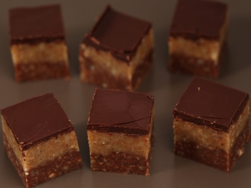 Cubos de galletas y nueces