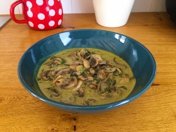 Curry sencillo de champi&ntilde;ones
