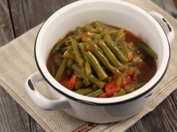 Jud&iacute;as verdes con tomate