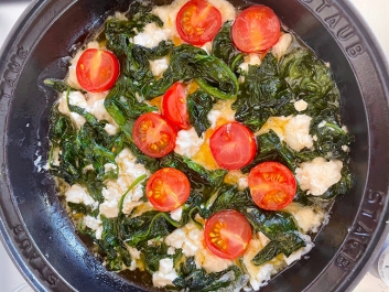 Gebackener Feta mit Spinat