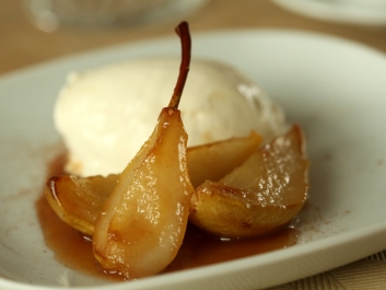 Goat Cheese Ice Cream with Caramelized Pears