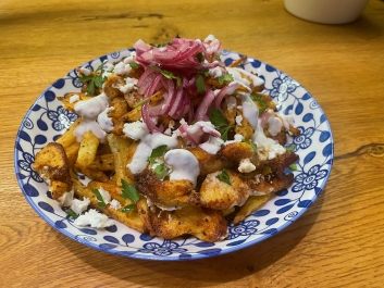Kebab de pollo en plato - receta en Air Fryer