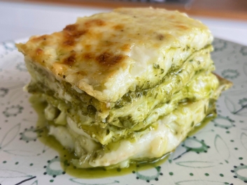 Lasa&ntilde;a con ajo silvestre y pecorino