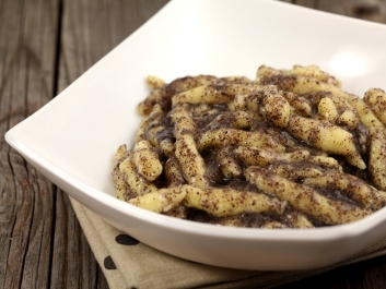 Nudli con semillas de amapola