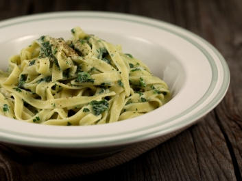 Pasta con yogur y ortigas