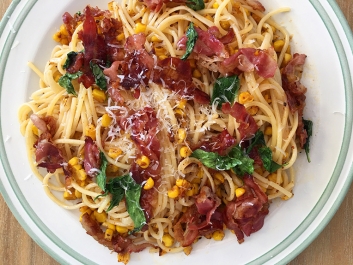 Pasta mit Mais und Pancetta