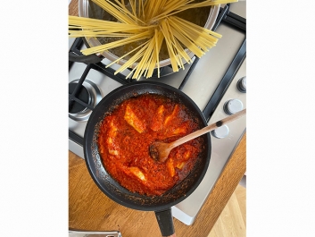 Pasta with Cherry Tomato and Artichoke Sauce