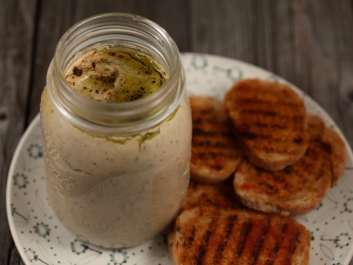 Pat&eacute; de alubias y at&uacute;n