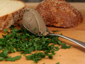 Pat&eacute; de lentejas verdes