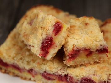 Raspberry Crumb Cake