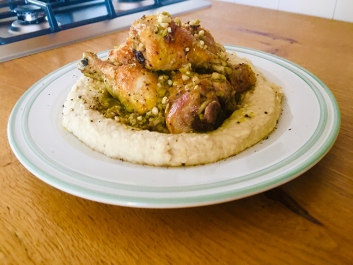 Pollo al horno con aceitunas y ajo