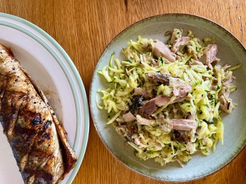 Ensalada de calabacin con caballa a la parrilla