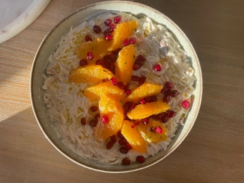 Sellerie-Joghurt-Salat mit Granatapfel und Orangen