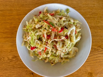 Ensalada de col estilo asi&aacute;tico
