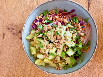 Ensalada vietnamita con fideos de arroz
