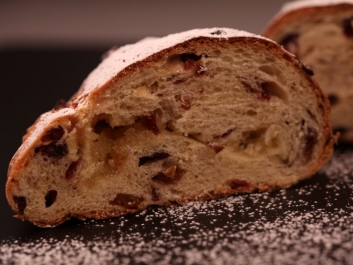 Stollen, pan dulce alem&aacute;n con frutas secas
